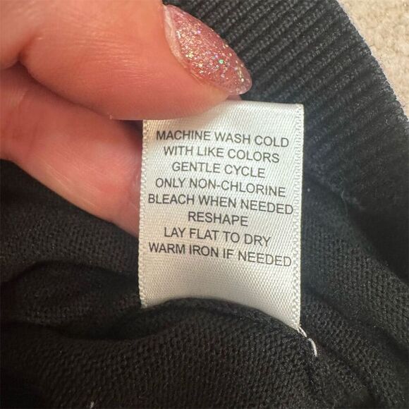 EUC Lety and Me V-Neck Pullover Sweater Medium Black - Picture 6 of 6